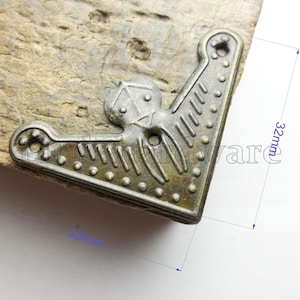 8PCS 32mm X 32mm bronze color metal Decorative Corner Bracket for Chest Case Box - CB0107