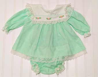 Vintage baby dress. Green floral long sleeve dress with lace trim, Bryan sz 3-6 Mo