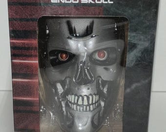 NEW Terminator Genisys Half Scale Endo Skull Lootcrate Bust Vinyl Figure 2015