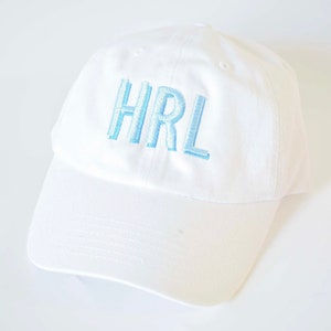 Gorra de béisbol personalizada con monograma