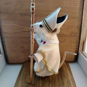 Taxidermy Mouse Pope Francis image 3