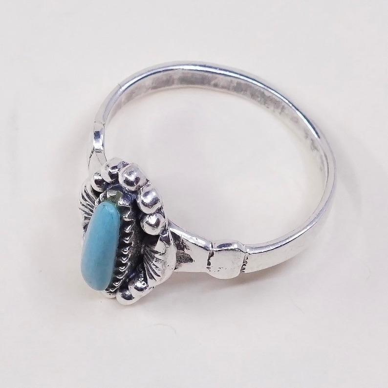 Size 7 010829 silver tested Vintage Native American handmade 925 silver ring with oval shaped turquoise stone sterling silver ring