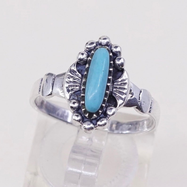 Size 7 010829 silver tested Vintage Native American handmade 925 silver ring with oval shaped turquoise stone sterling silver ring