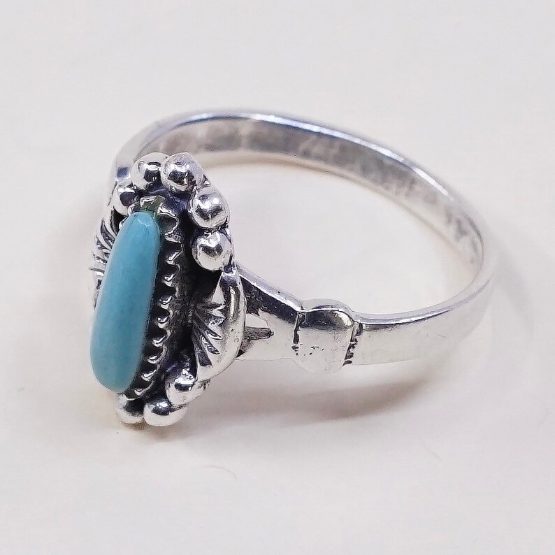 Size 7 010829 silver tested Vintage Native American handmade 925 silver ring with oval shaped turquoise stone sterling silver ring