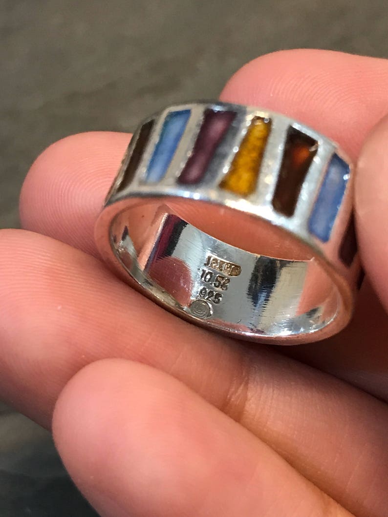 Sterling silver handmade ring Size 8 signed solid 925 silver band with colorful enamel inlay Zuni vintage stamped 925 010540