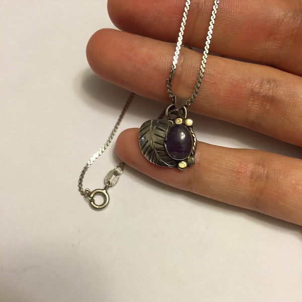 Vintage sterling silver necklace with Mexico 925 silver pendant, oval shaped amethyst pendant, Italy fine silver S-link chain. 18"