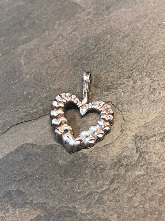 Vintage (020929) sterling silver pendant, heart sh