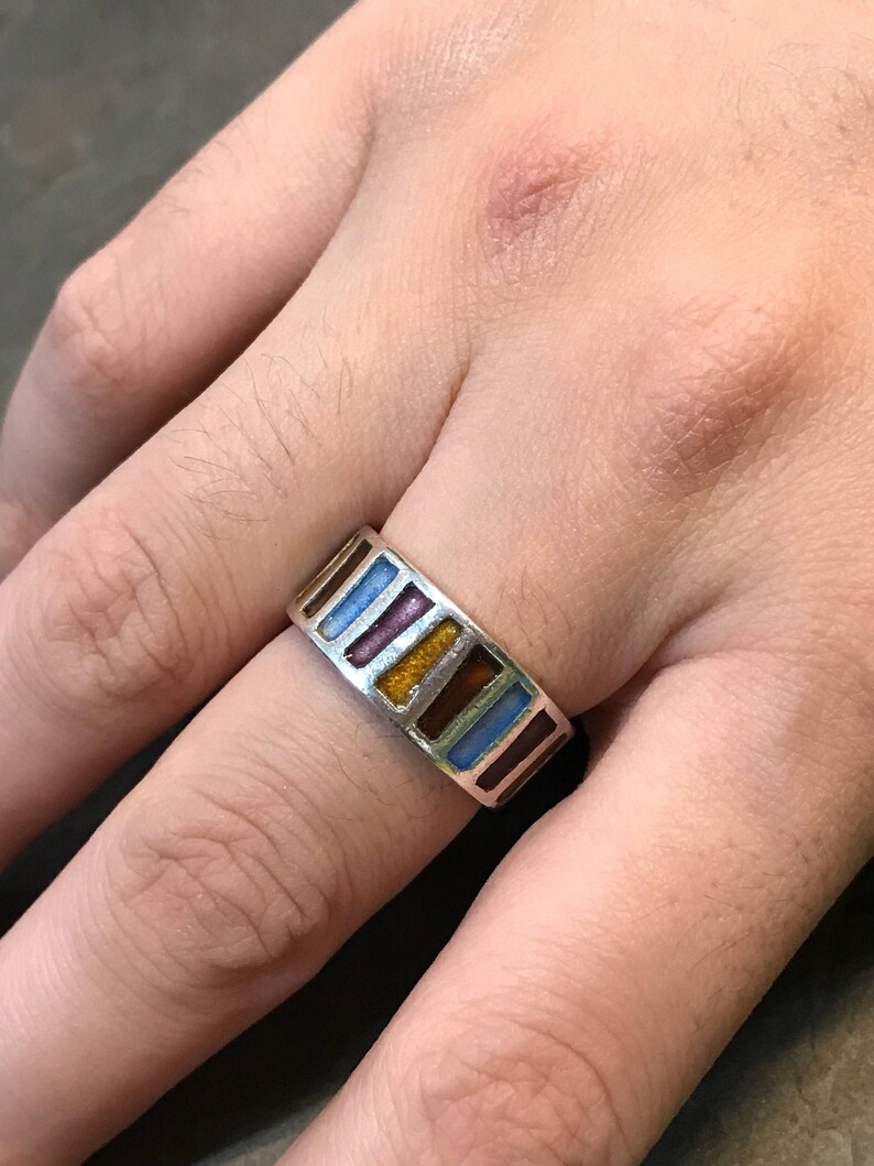 Sterling silver handmade ring Size 8 signed solid 925 silver band with colorful enamel inlay Zuni vintage stamped 925 010540