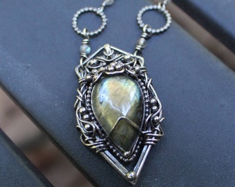 Crowned. Labradorite and sterling silver necklace