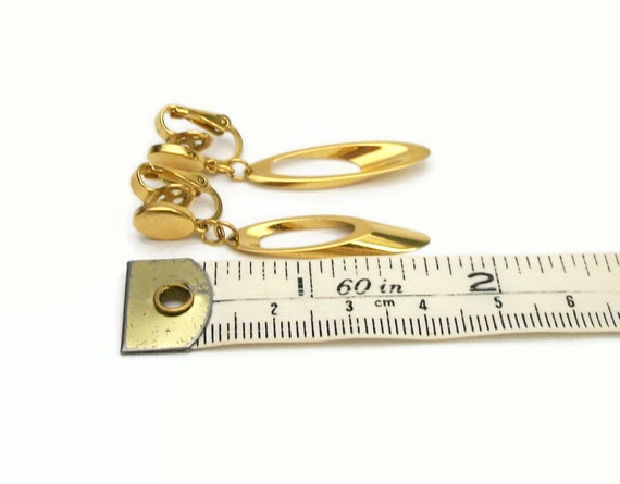 Vintage Crown Trifari Gold Dangle Clip on Earrings - image 5