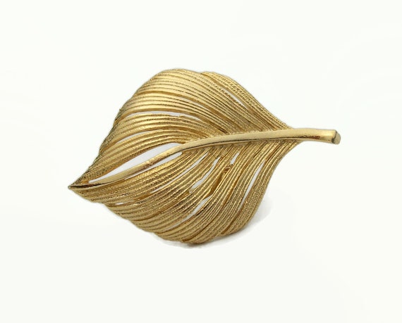 Vintage Gold Leaf or Feather Brooch Gold Tone Sma… - image 1