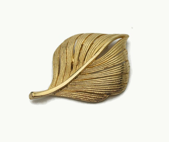 Vintage Gold Leaf or Feather Brooch Gold Tone Sma… - image 3