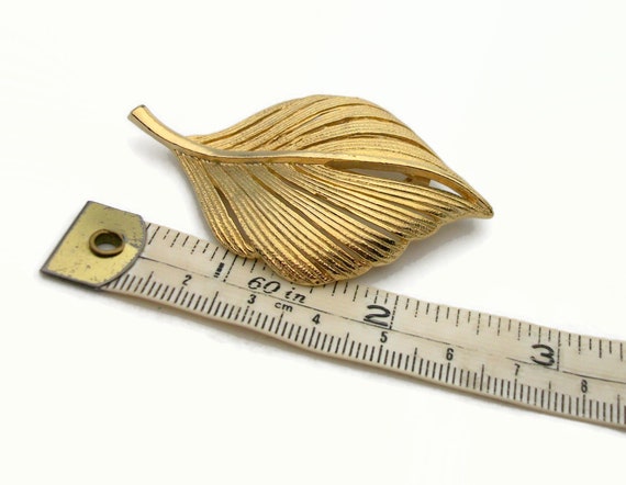 Vintage Gold Leaf or Feather Brooch Gold Tone Sma… - image 5