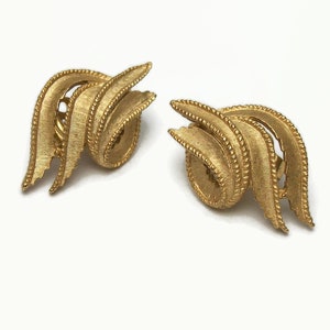 Vintage Crown Trifari Brushed Gold Clip on Earrings Abstract Brutalist Design