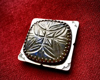 Labradorita azul tallada, broche de labradorita, broche de plata de ley, alfiler, colgante de labradorita
