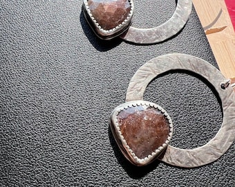 Hammered sterling silver, sterling silver earrings, Dark Champagne Sapphire, sapphire earrings