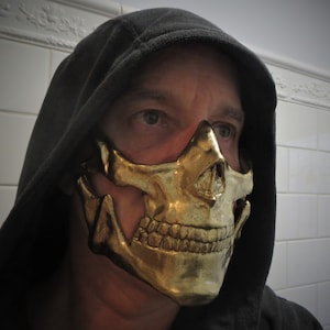 Death Stranding Higgs Golden Mask Schädel Maske. Fertig hergestellt und direkt versandbereit.