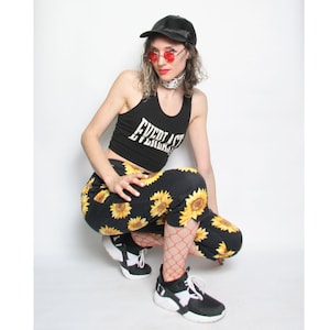 90s Sunflower Print Capri Pants - 90s Flood Pants - Floral Print Trousers - Novelty Print Pants - Vintage 90s Grunge Pants - High Waisted