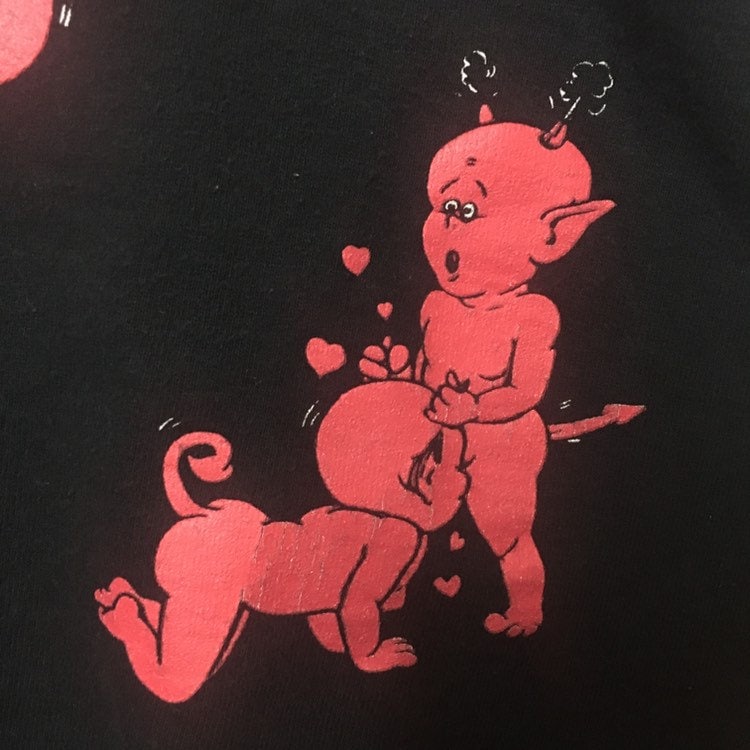 90s Fashion Victim satan devil tee USA製 RESERVED Vintage 90s Fashion Victim Lil Devils Sex Positions T