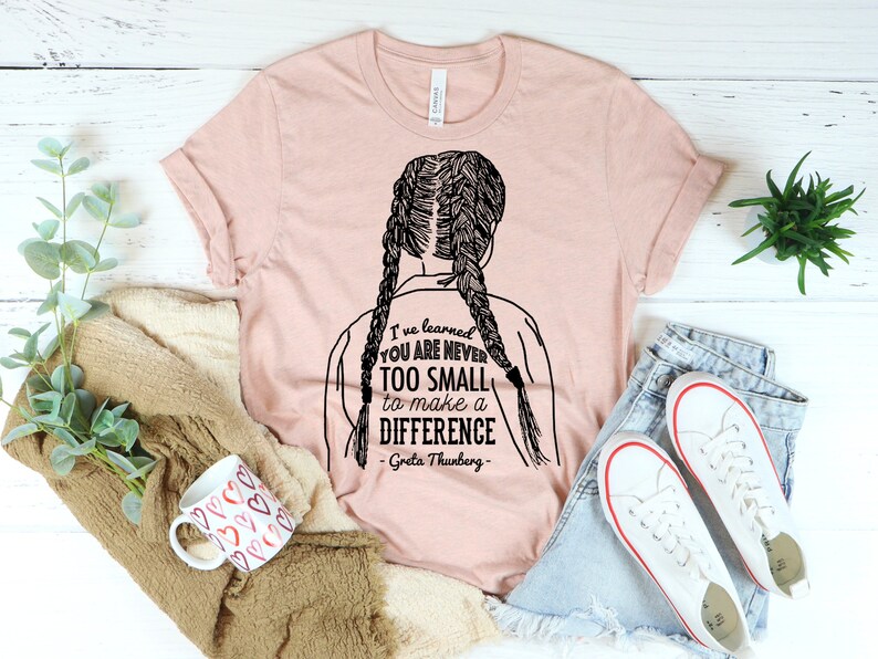 Camiseta inspiradora de Greta Thunberg Nunca eres demasiado pequeño para marcar la diferencia Camiseta sobre el cambio climático, aplasta el patriarcado, no el planeta imagen 1