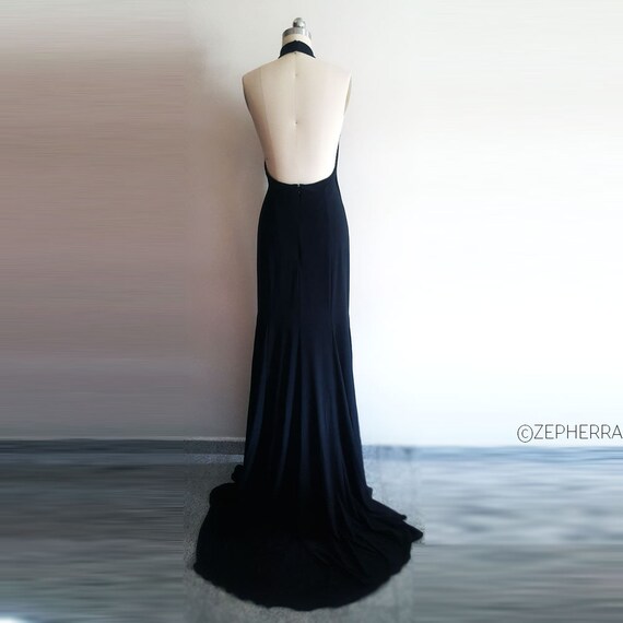 Vestido negro con cuello halter: vestido de noche sin espalda