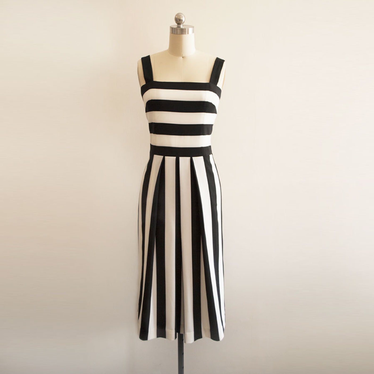 amal clooney black and white dress