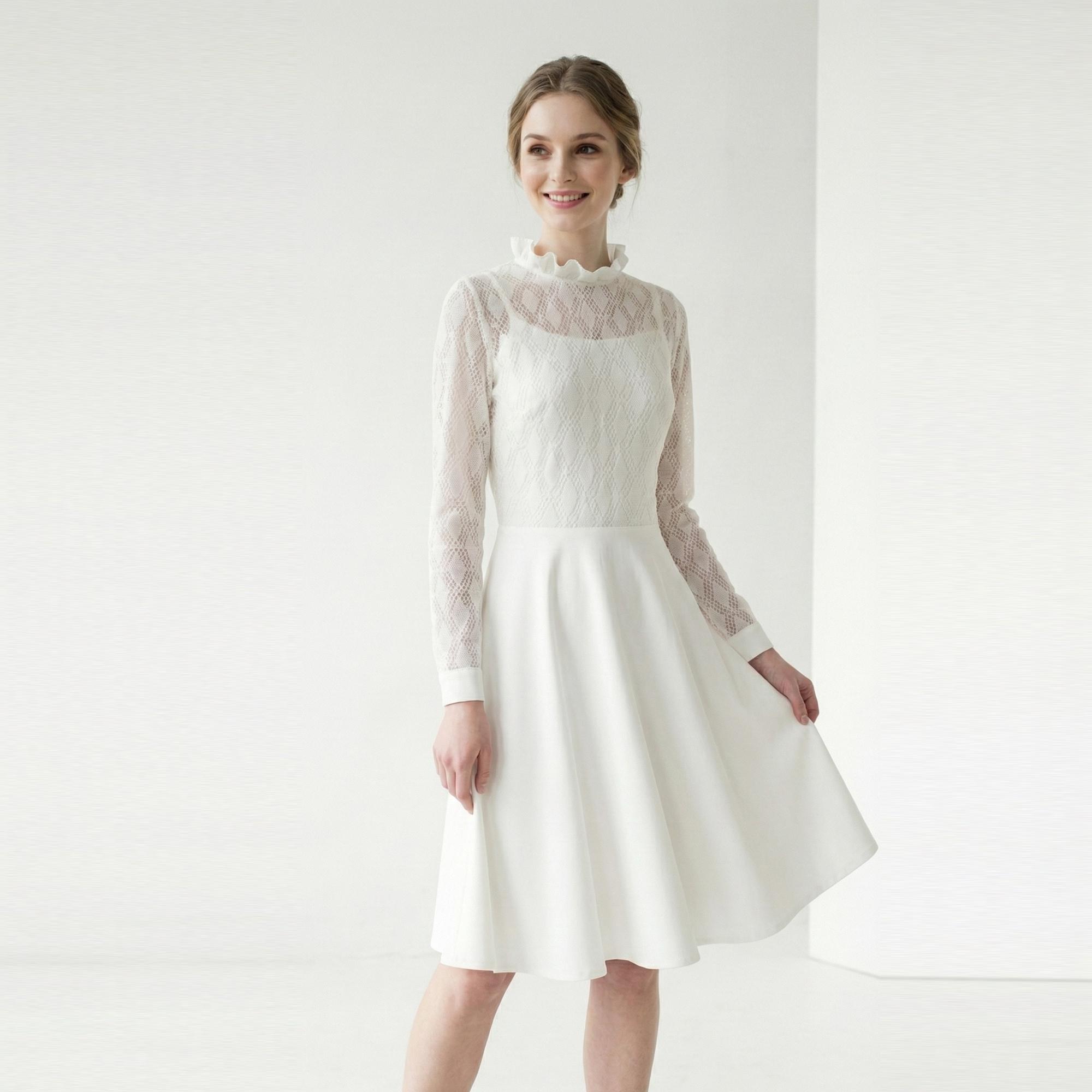 kate middleton cream lace dress Kate Middleton's Cream Lace Alexander McQueen Dress