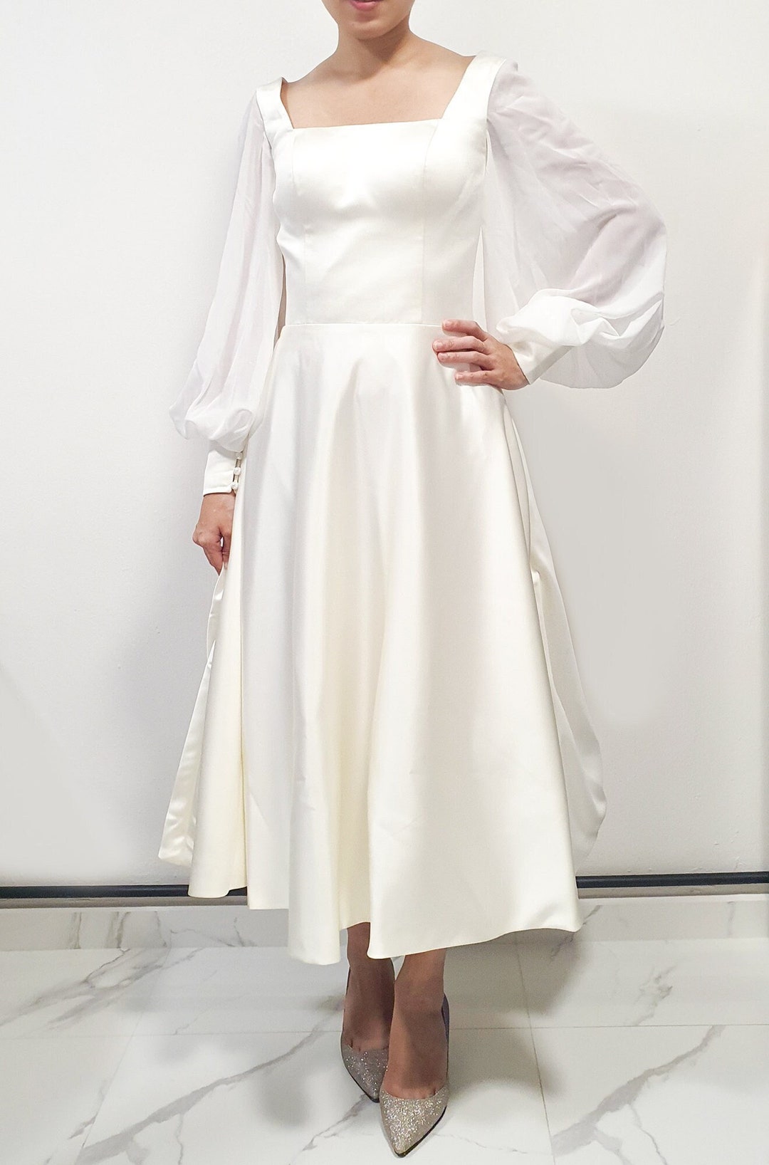Detached Juliet Gathered Over The Hand Bow Tied Sleeves White
