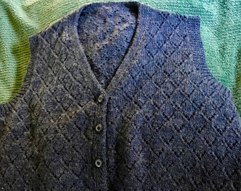 Women's Hand Knit Sweater Vest, Wool Blend L/XL, Button down Heather Blue Lace Pattern, Perfectly made *CL*