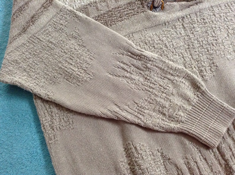 Made in the USA CottonAcrylic Large 48 chest Men/'s Pullover Knit w Ducks Applique Beige and Cream