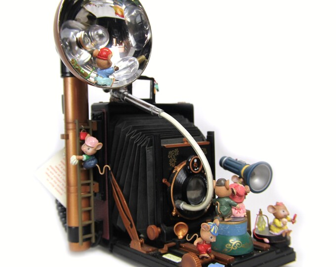 Enesco Music Box You Ought to Be in Pictures Small World of Music