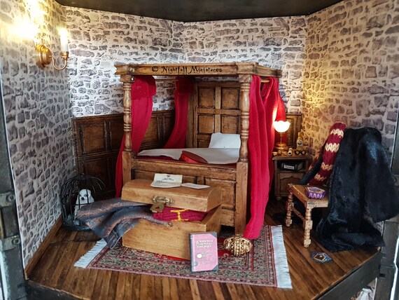 Dollhouse Harry Potter Hogwarts Inspired Gryffindor Common Room Dormitory Diorama 1 12 Scale