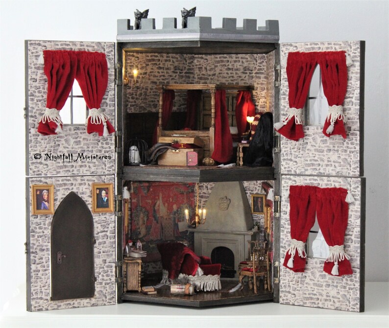 Harry Potter Hogwarts Inspired Gryffindor Common Room Dormitory Dollhouse Miniature Diorama 1 12 Scale