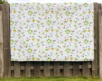 Vintage 70s White Retro Floral Wildflower Novelty Print Vine Bed Comforter Quilt