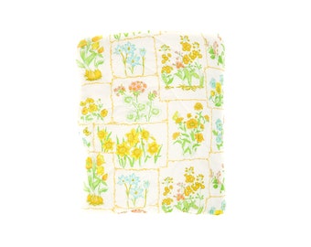 Vintage 70s Floral Print Comforter: Retro Wildflower Full Bed Quilt