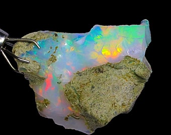Ethiopian Opal Rough Stone: Multi-Fire Gemstone (13.80 Cts)