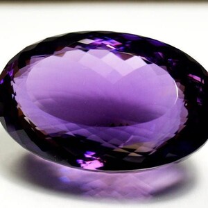 Huge Natural Purple Amethyst Gemstone Pendant Gemstone Amethyst Stone Top Quality Amethyst For Jewelry 125.50 Cts / 38.5x26x20mm image 1