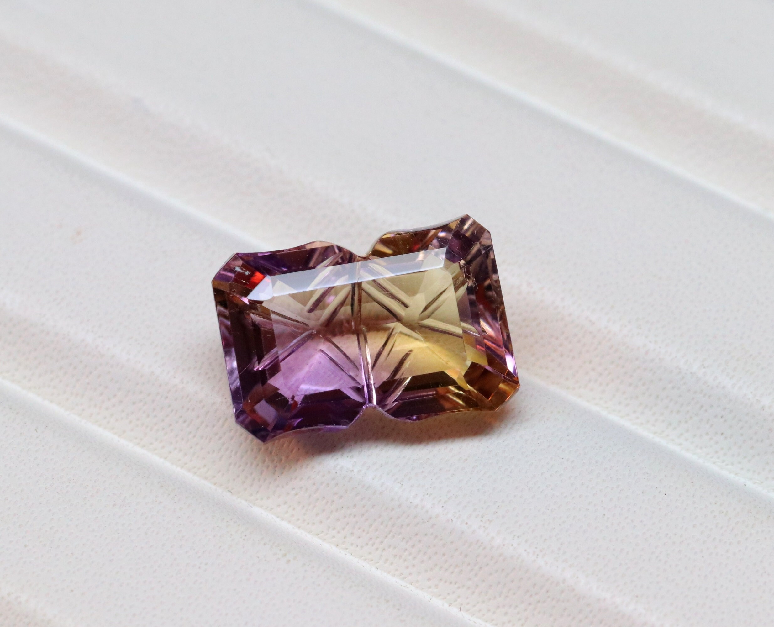 天然アメトリン宝石：5.15カラットの彫刻石、13x9x6mm - Etsy 日本