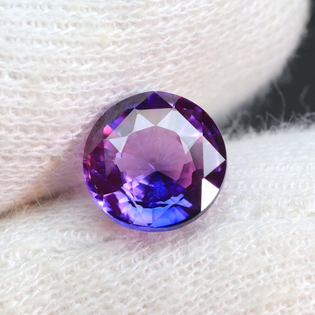 アメジスト 4.55 Cts Lab Grown Bi-color Sapphire Gemstone – 10x10x5.50mm