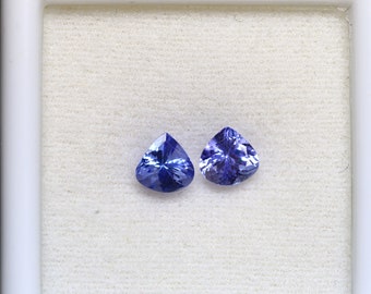ファセットハートタンザナイトペア：天然宝石（6 x 6 mm、1.80カラット