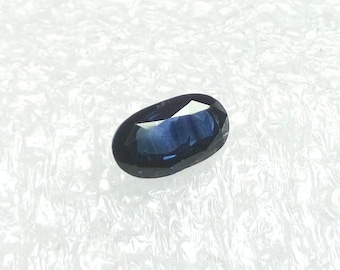 Oval Blue Sapphire Gemstone: Natural Ring Jewelry Stone (9x5.3x3.7mm)