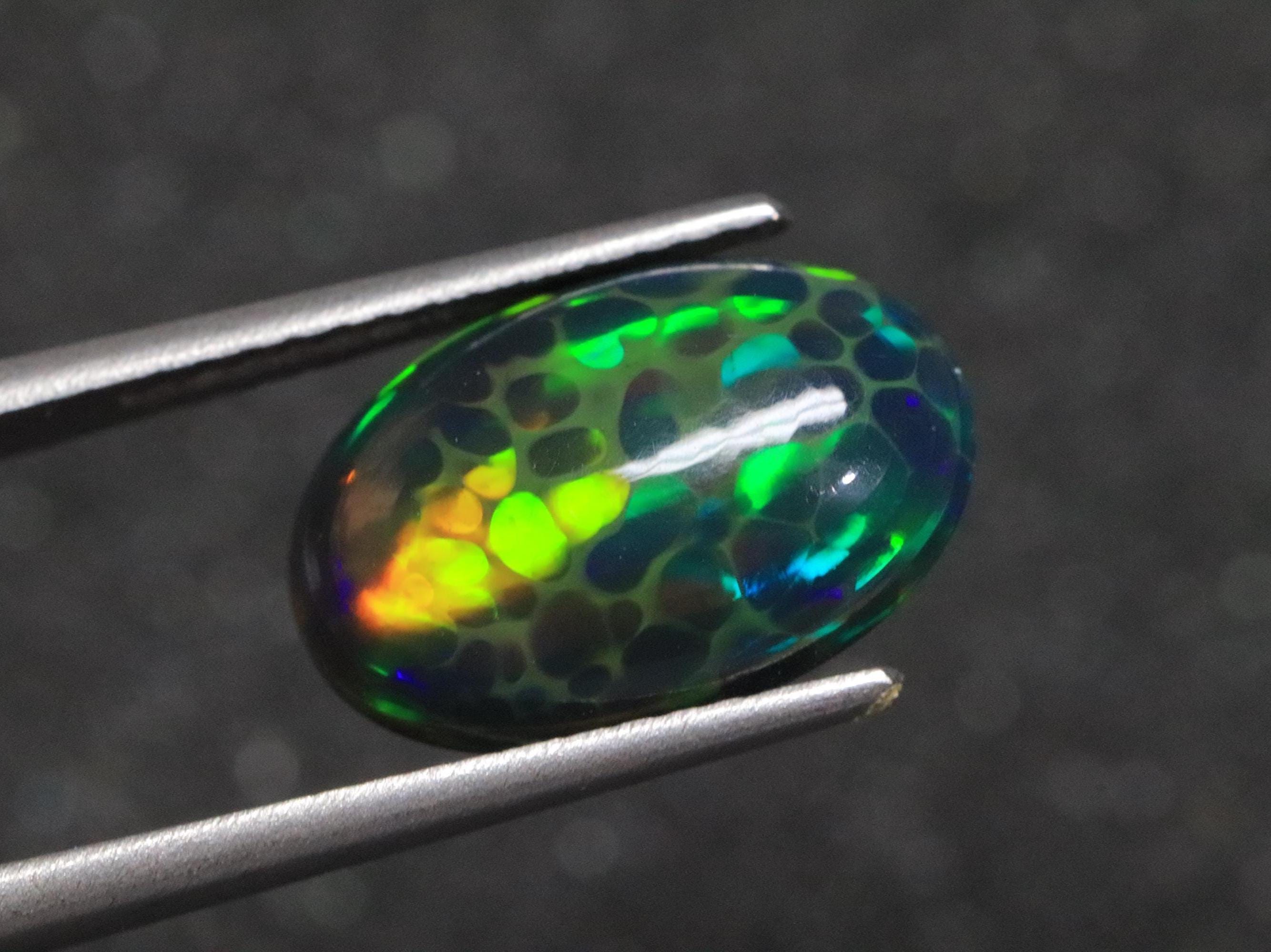 2.55カラット エチオピア産 ブラックオパール 宝石 - スネークスキン