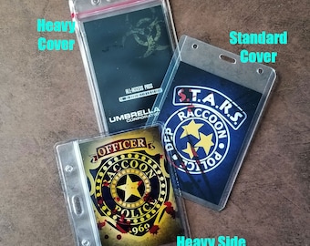 Resident Evil Con Badges - incluye el titular de la insignia de tu elección
