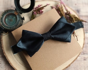 Black Bowtie for men. Pre-tied Bow tie. Diamond bowtie. Groomsmen Bow ties. Wedding bowtie. Men's neckwear. Wedding attire. Black tie.