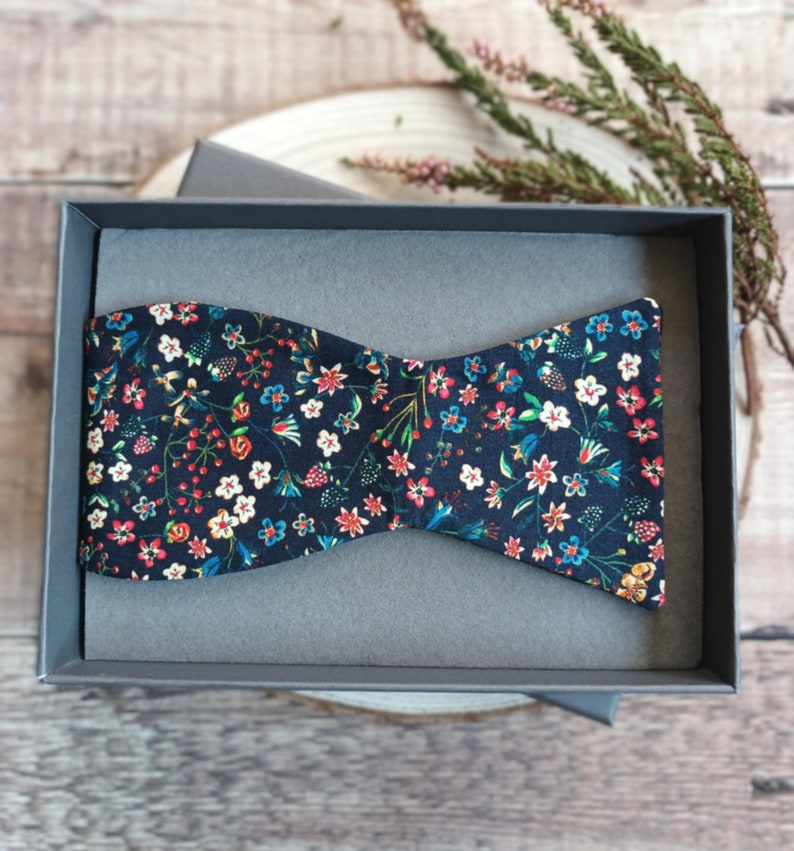 Bowties. Liberty bowtie. Men's Wedding Bowties. Floral Bowties. Men's bowties. Neckwear. Cufflinks. Pocket Squares. Menswear. Navy bowties. image 4