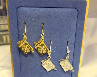 Haggadah: Judaica Gold or Silver Tone Earring