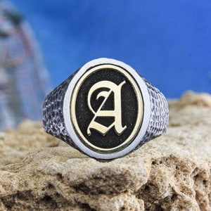 Initial Signet Ring made of Sterling Silver
