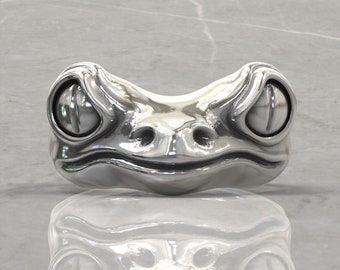Angry Frog ring made of Sterling silver, Frog Jewelry, Minimalist, Gift for her