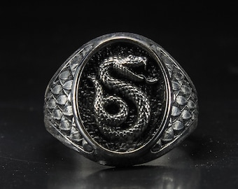 Rustic Snake ring made of Sterling Silver.