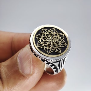 Sterling silver signet ring with mandala ornament, Unisex ring.